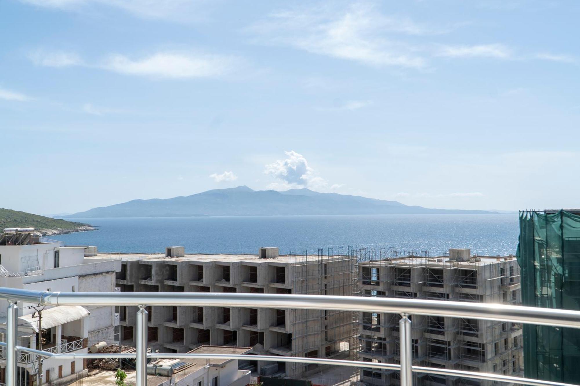Hotel Blue Sky Sarande Luaran gambar