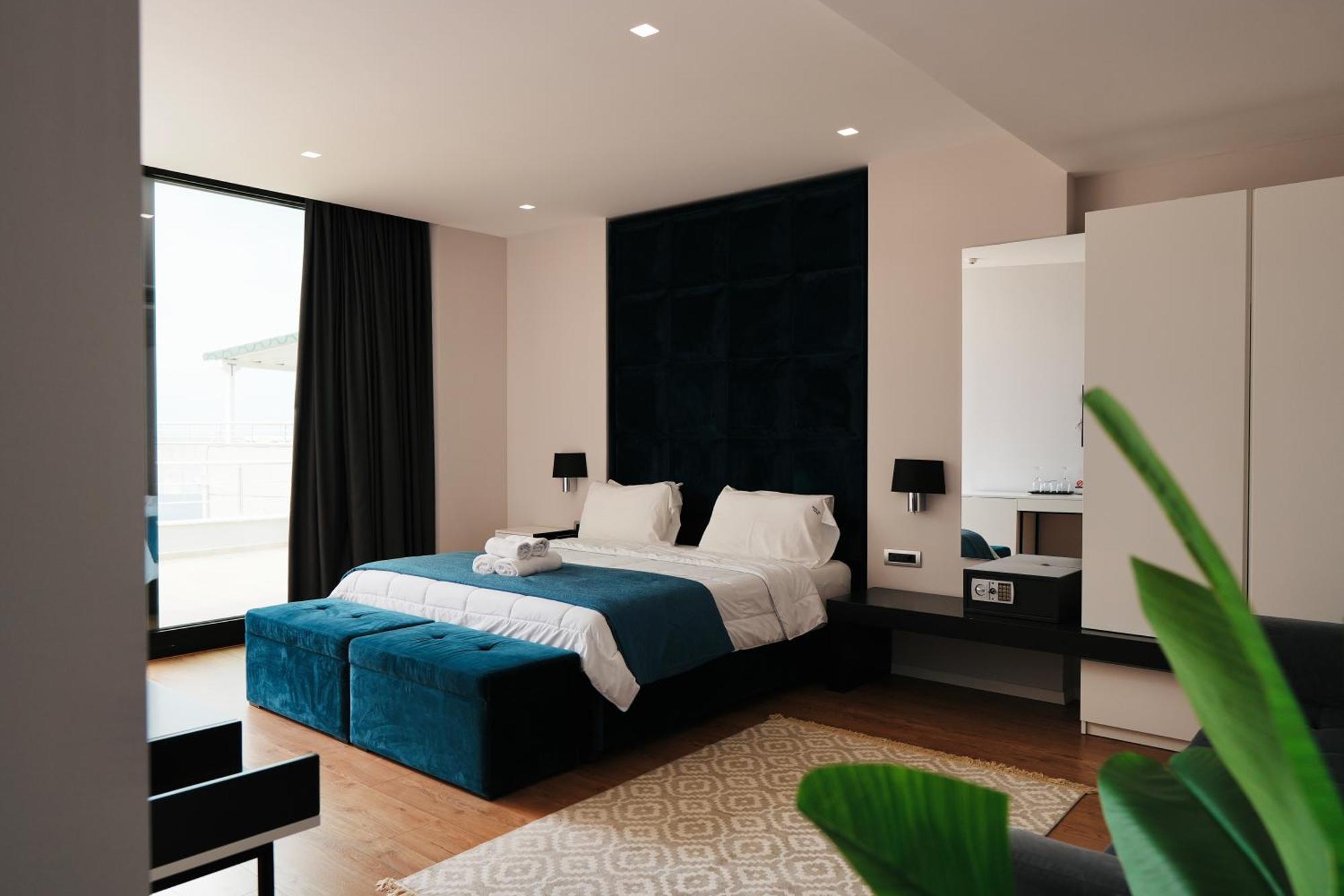 Hotel Blue Sky Sarande Luaran gambar
