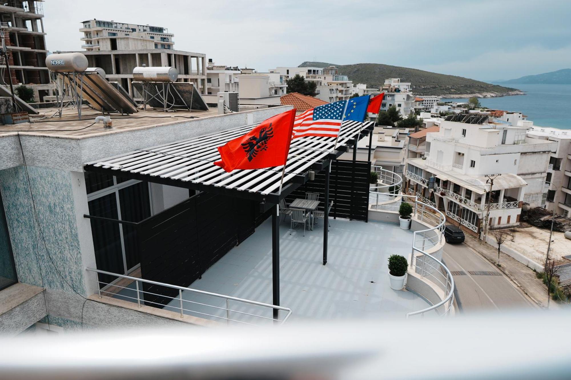Hotel Blue Sky Sarande Luaran gambar