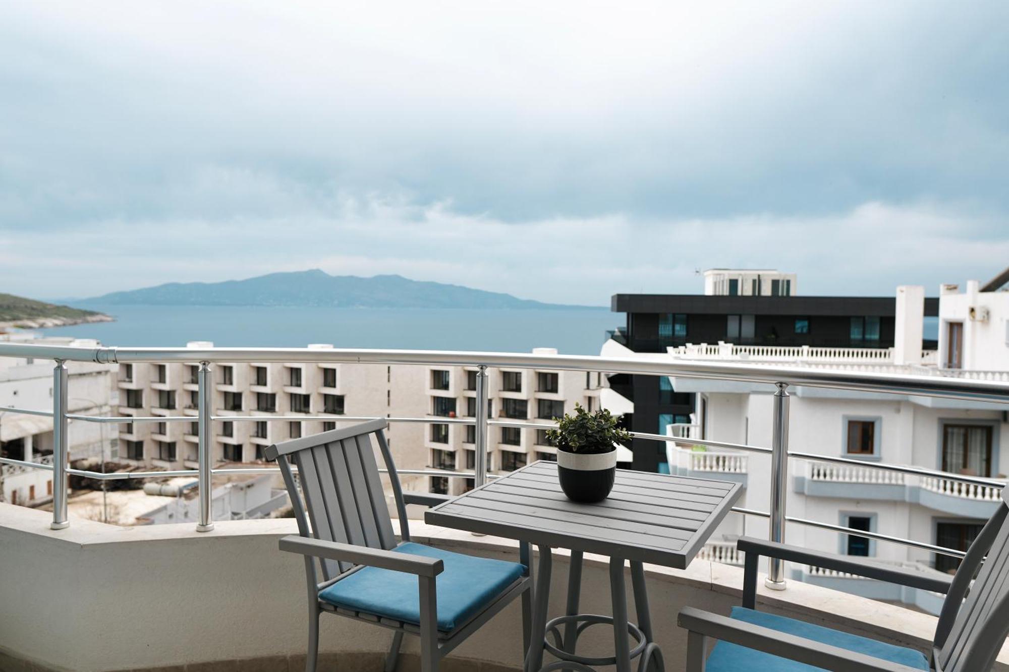 Hotel Blue Sky Sarande Luaran gambar