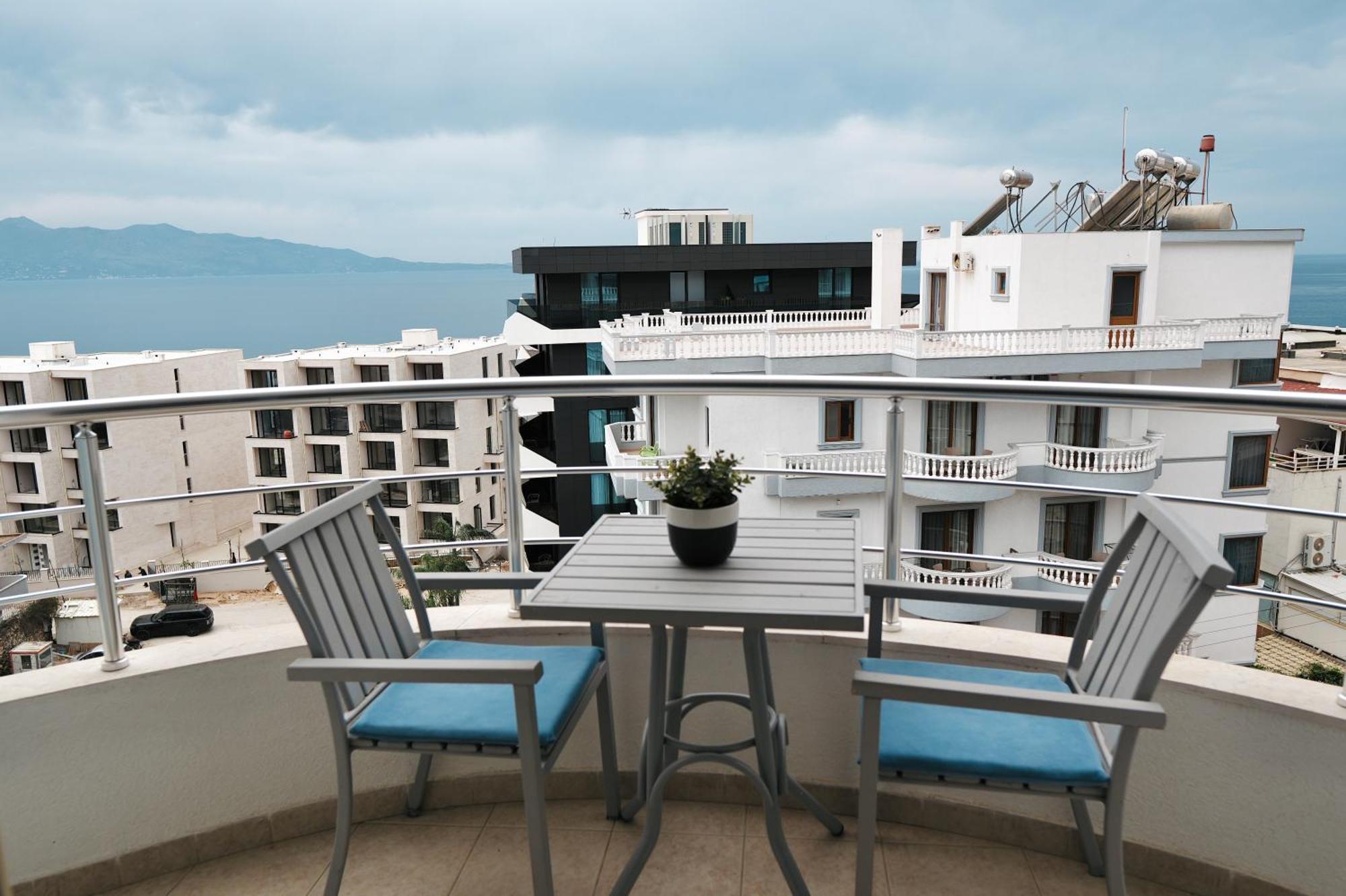 Hotel Blue Sky Sarande Luaran gambar